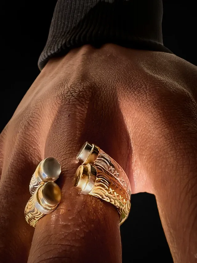 ✨💍 Tovo Bavangue – Pièce traditionnelle authentique 🤍