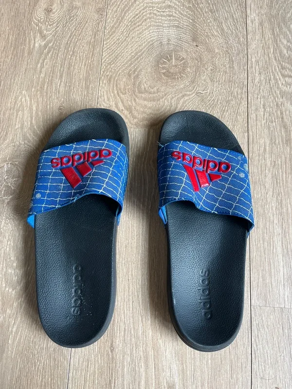 Adidas, pantoufles, pointure 38