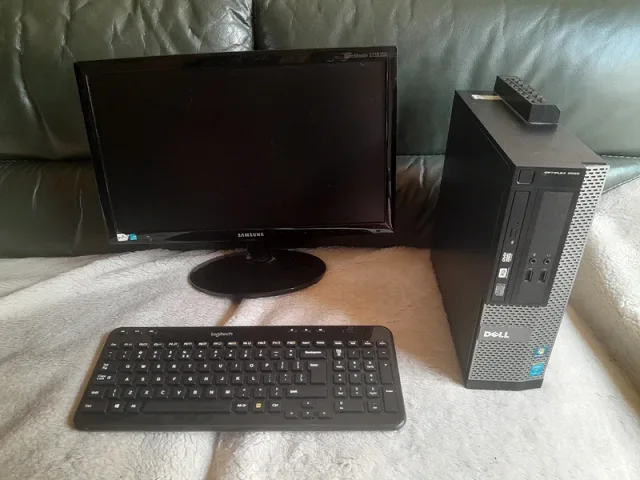 Ordinateur de bureau Dell Optiplex 3010 avec moniteur et clavier Samsung Bon état·DELL