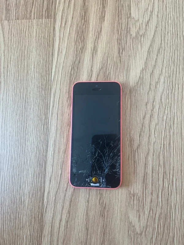 📱🍏 iPhone 5c – Bon état ✨