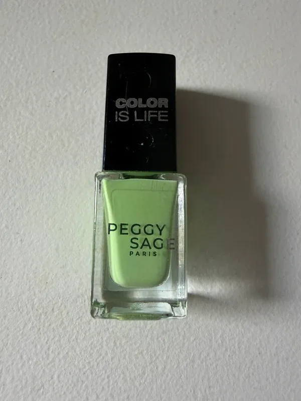 Vernis à ongles vert