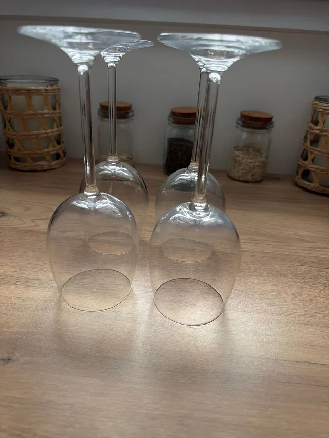 4 verres à vin